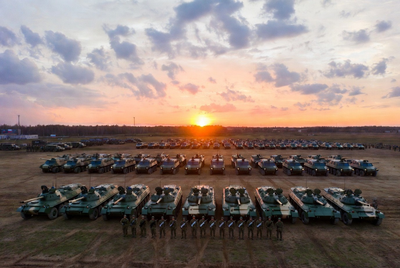 Будет ли мобилизация, контракт, это пока просто фон в 2026.