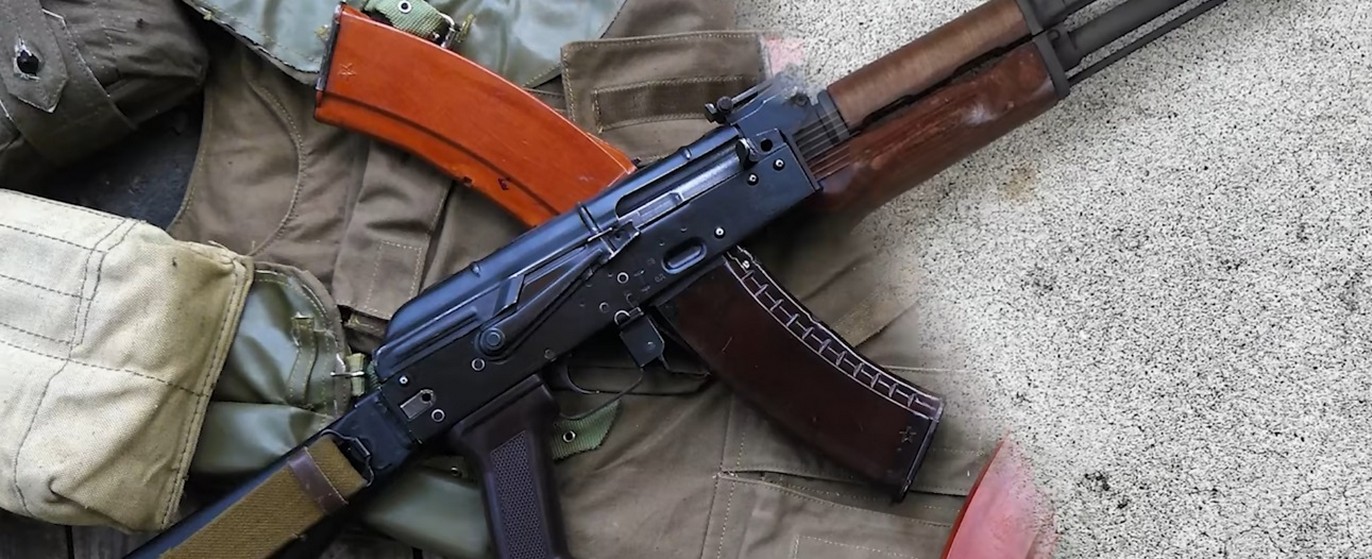 В первую очередь это военнослужащие с истёкшими контрактами — те, кто "отслужил своё" по бумагам 2026.