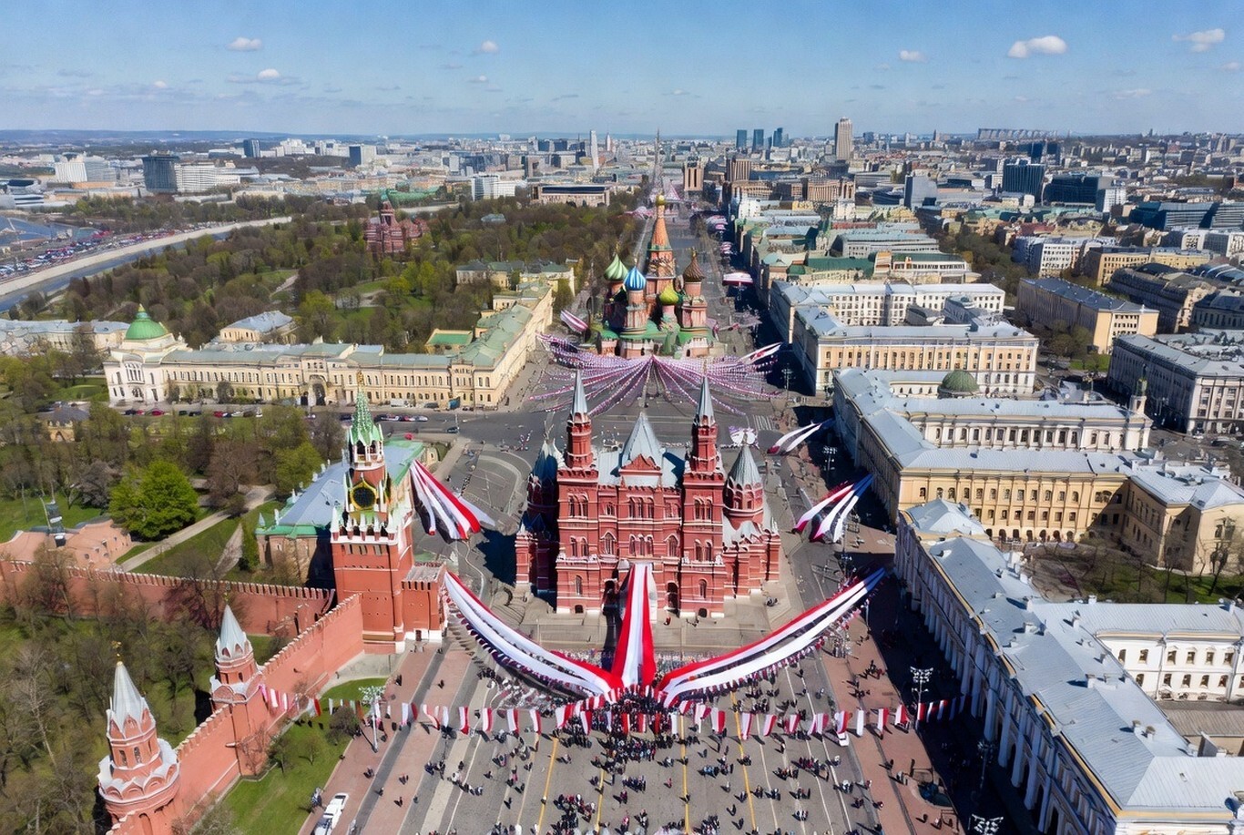 Производственный календарь где майские каникулы длиннее?