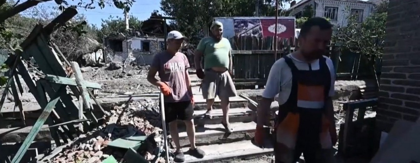 Новости Лисичанска: Восстановление в октябре, осень красит руины в золотой. Новости Лисичанска: Восстановление в октябре, осень красит руины в золотой 2025.