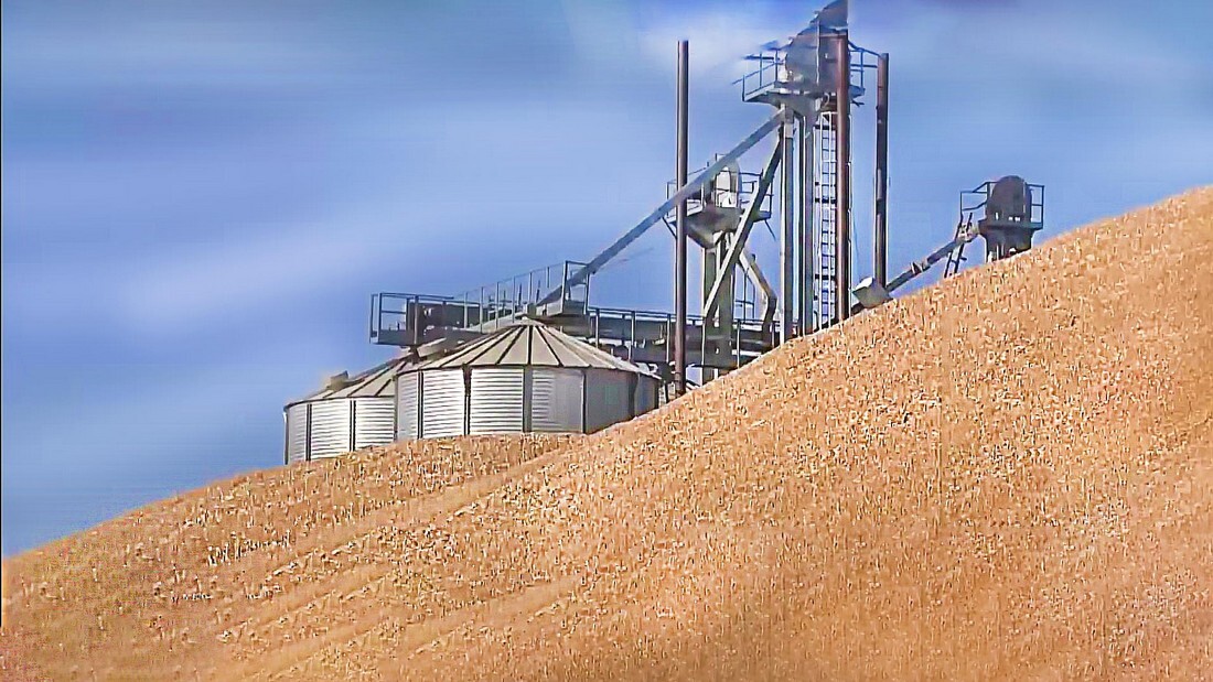 Россия оказала гуманитарную помощь Таджикистану, 270 тонн пшеницы.