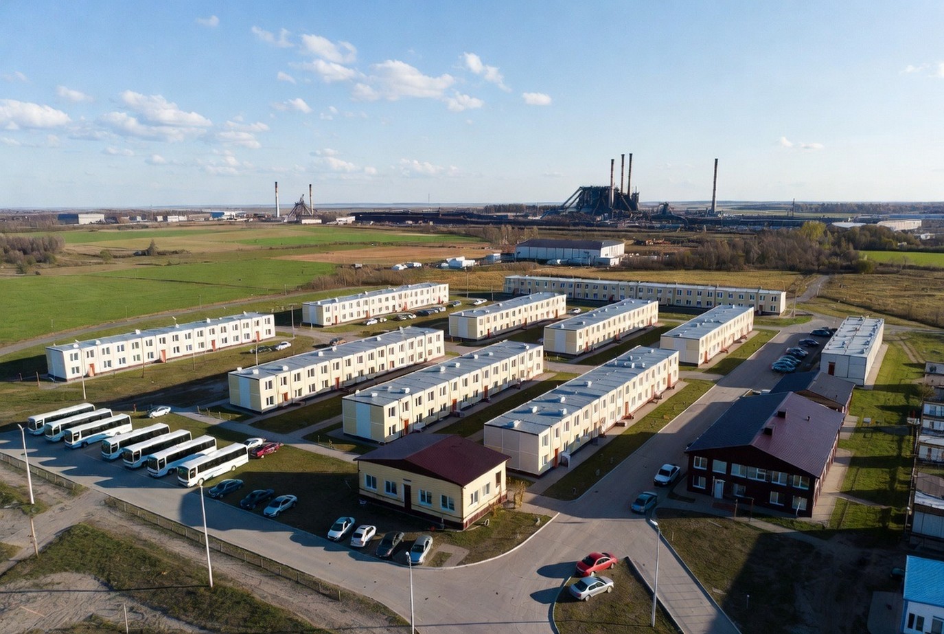 Работа, вахта и вакансии в ЛНР: сколько платят за тяжёлый труд 2026.