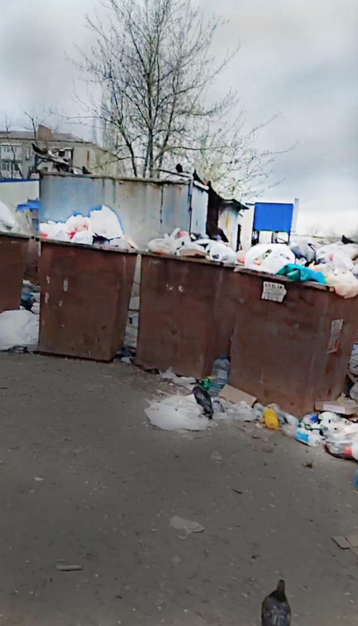 В Луганске жители тоже недовольны экологической проблемой В Луганске жители тоже недовольны экологической проблемой 3.
